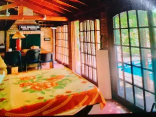 EXCELENTE PROPIEDAD CON GARAGE,PARQUE Y PISCINA. foto 1