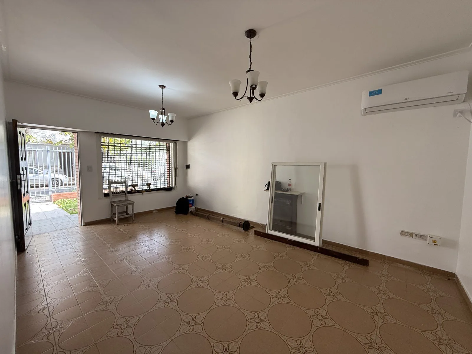 CASA 3 AMB CON PATIO Y GARAGE - RAMOS MEJIA foto 3