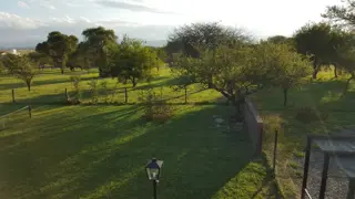 IMPORTANTE PROPIEDAD EN VENTA EN BARRIO PRIVADO CAUSANA foto 2