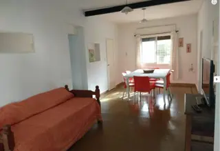 casa con pileta amplio patio foto 3