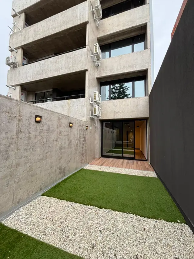 VENTA MONOAMBIENTE  LOFT AMPLIO CON PATIO