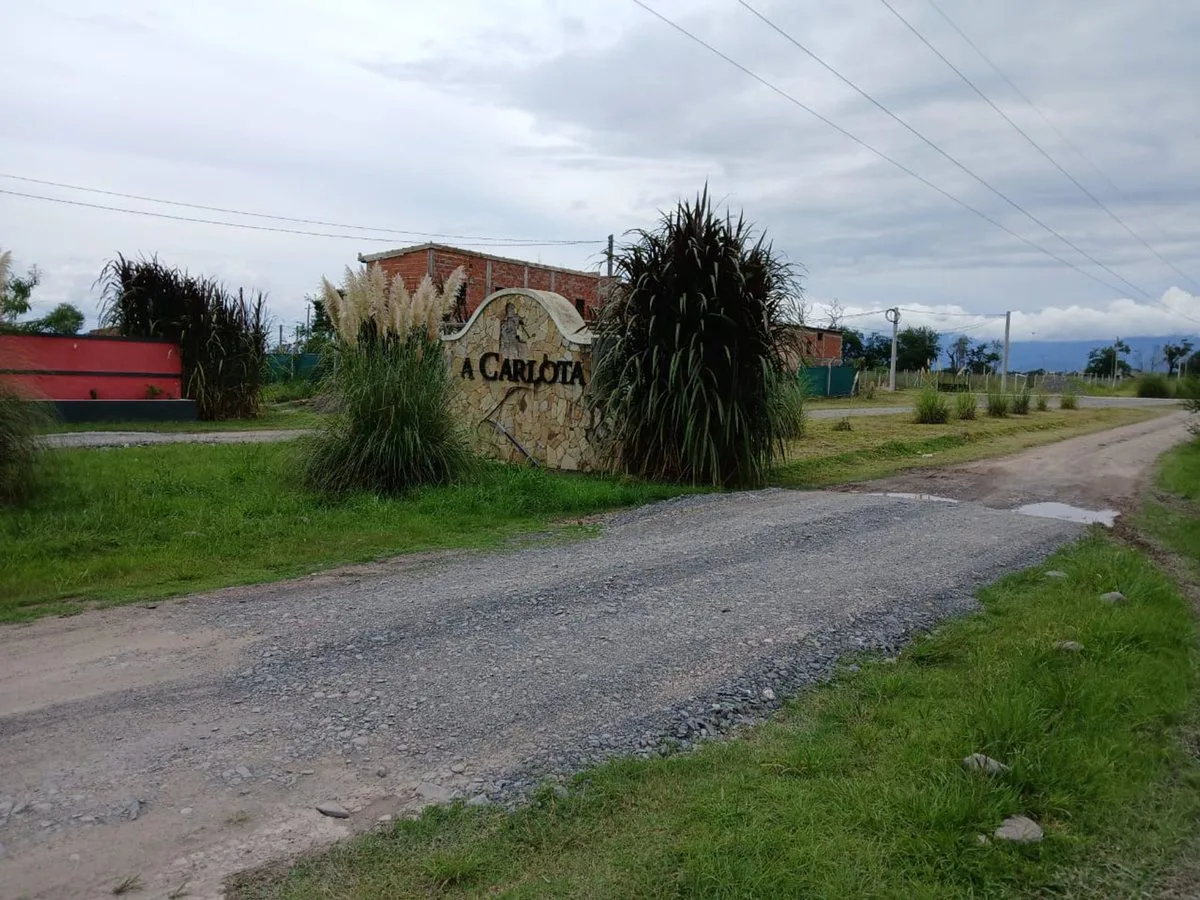 VENTA TERRENO LA CARLOTA - CAMPO QUIJANO - 606 m2 foto 2