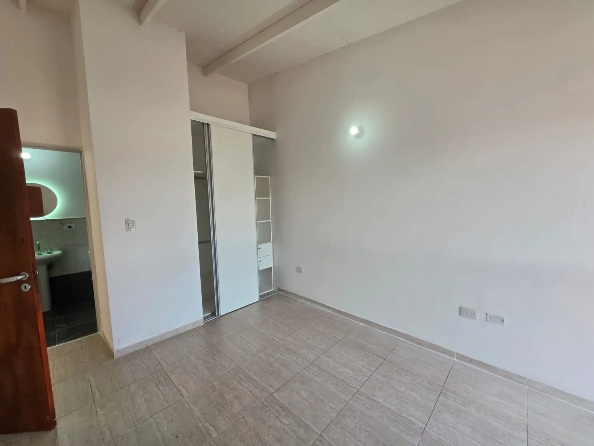 Venta dpto 1 dormi valparaiso a mts jockey foto 4