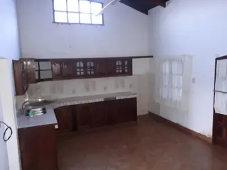 GUIDEK STASIUK VENDE AMPLIA PROPIEDAD A CUADRAS DE LA FACULTAD foto 2