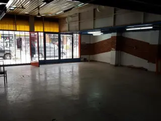 LOCAL 120M2 CUB SOBRE SANTOS VEGA foto 4