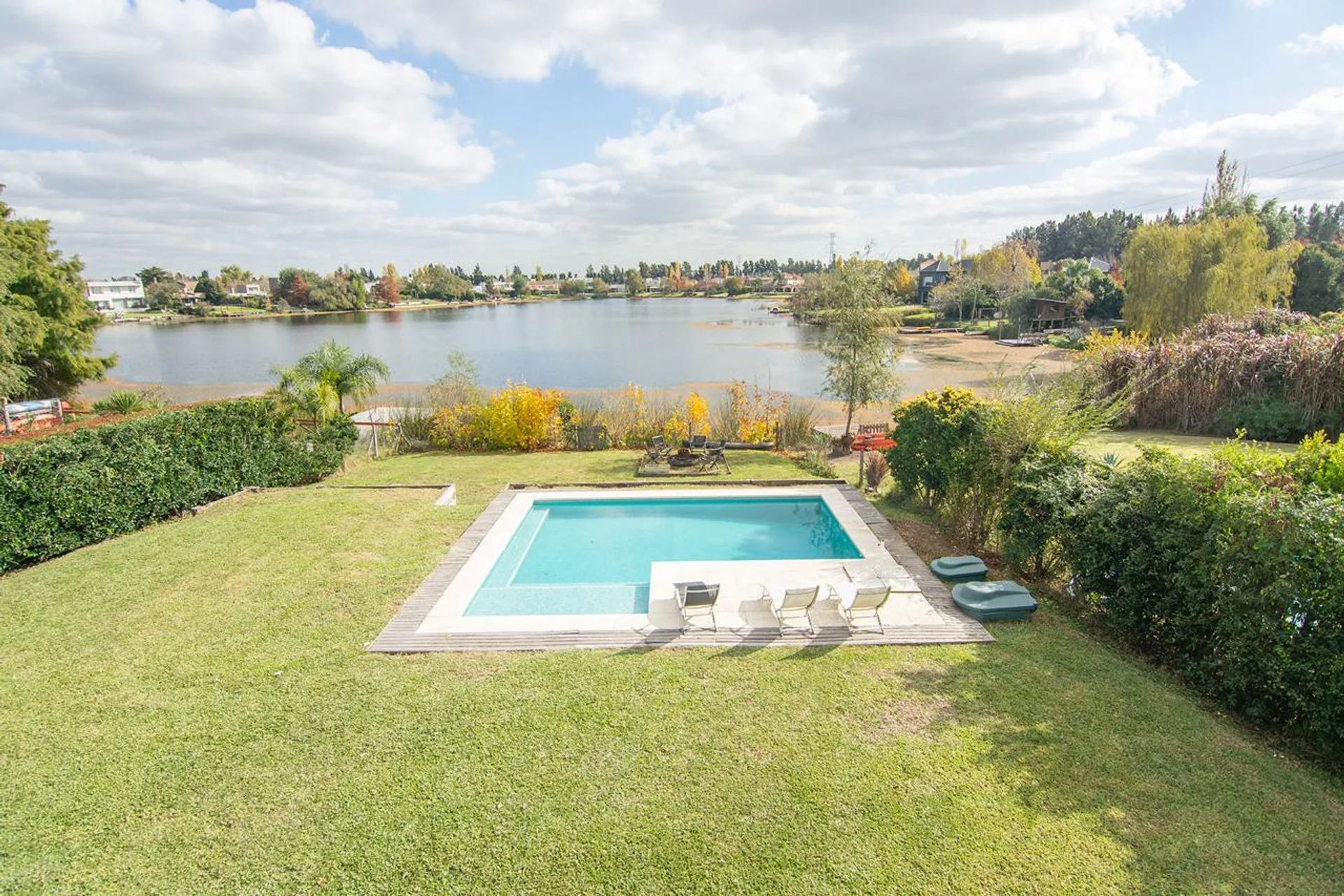 Imponente casa en venta en Santa Catalina V. Nueva foto 4