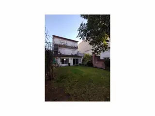 Se Vende Amplio Depto. de 2 Ambientes en Olivos. Planta Baja Con Jardin foto 1