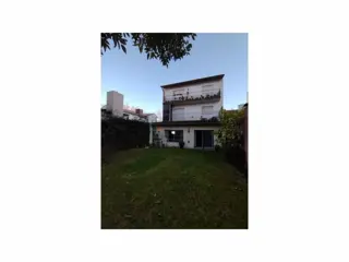 Se Vende Amplio Depto. de 2 Ambientes en Olivos. Planta Baja Con Jardin foto 2