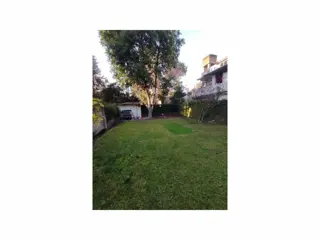 Se Vende Amplio Depto. de 2 Ambientes en Olivos. Planta Baja Con Jardin foto 3