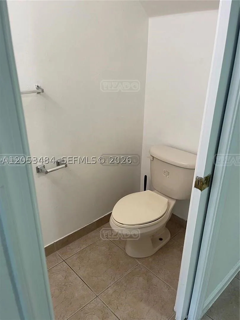 2833 SW 82nd Ave #104 2800 foto 4
