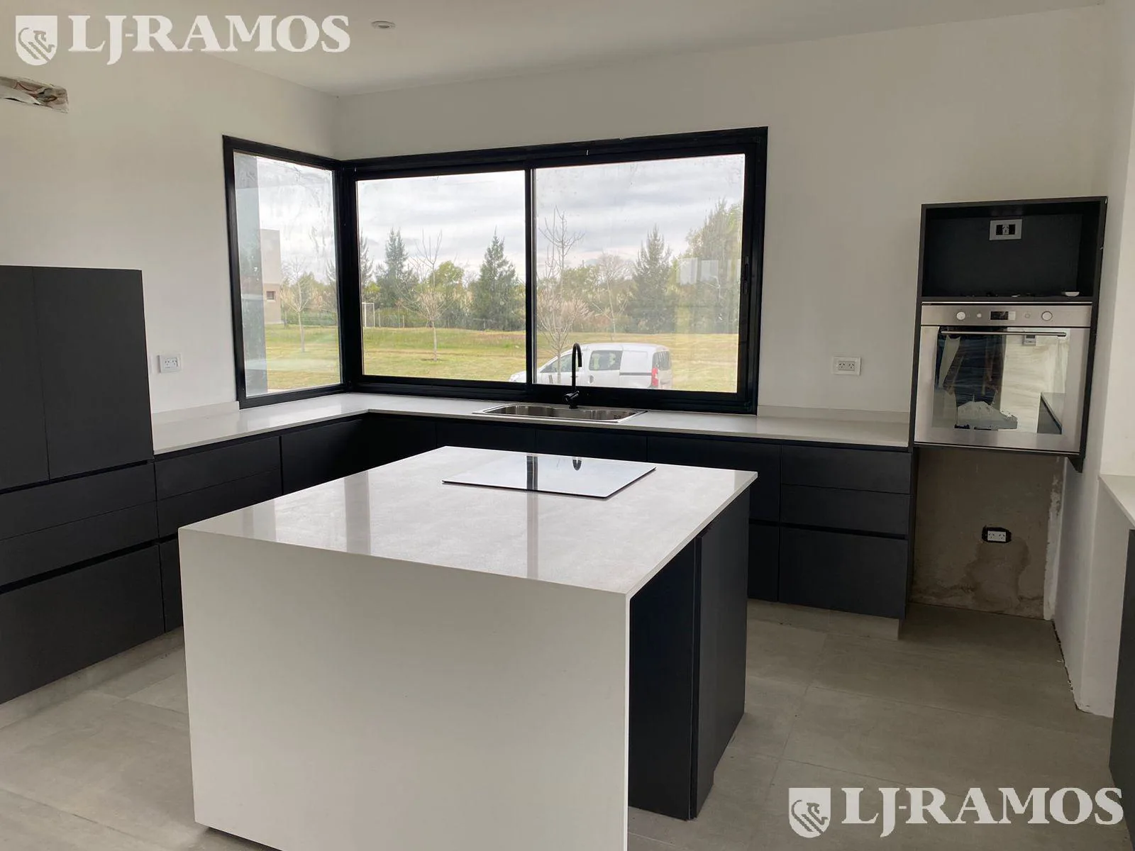 Hermosa casa en Venta en 1 Planta con Piscina Excelentes terminaciones PG foto 2