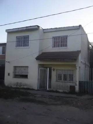 LLAVALLOL: CASA EN 2 PLANTAS A 2 CDRAS DE SEGUI foto 1