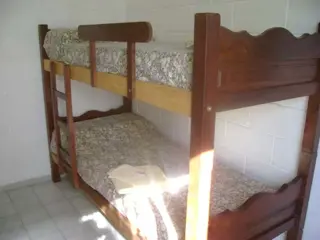 DEPTOS AMPLIO EN COMPLEJO. CON PILETA. COCHERA Y ASADOR EXCLUSIVO. A 3 CUADRAS DEL LAGO SAN ROQUE EN BARRIO RESIDENCIAL foto 1