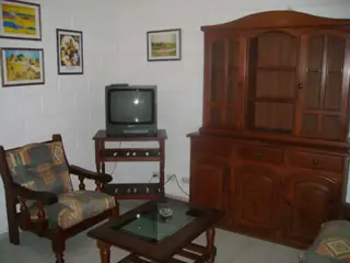 DEPTOS AMPLIO EN COMPLEJO. CON PILETA. COCHERA Y ASADOR EXCLUSIVO. A 3 CUADRAS DEL LAGO SAN ROQUE EN BARRIO RESIDENCIAL foto 5