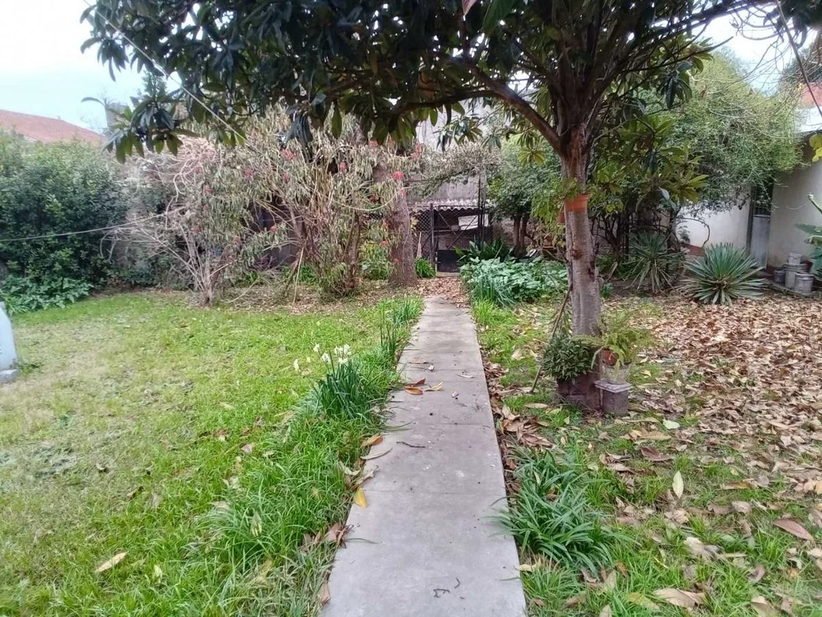 VENTA CASA 4 AMBIENTES SOBRE 2 LOTES SAN MARTIN foto 3