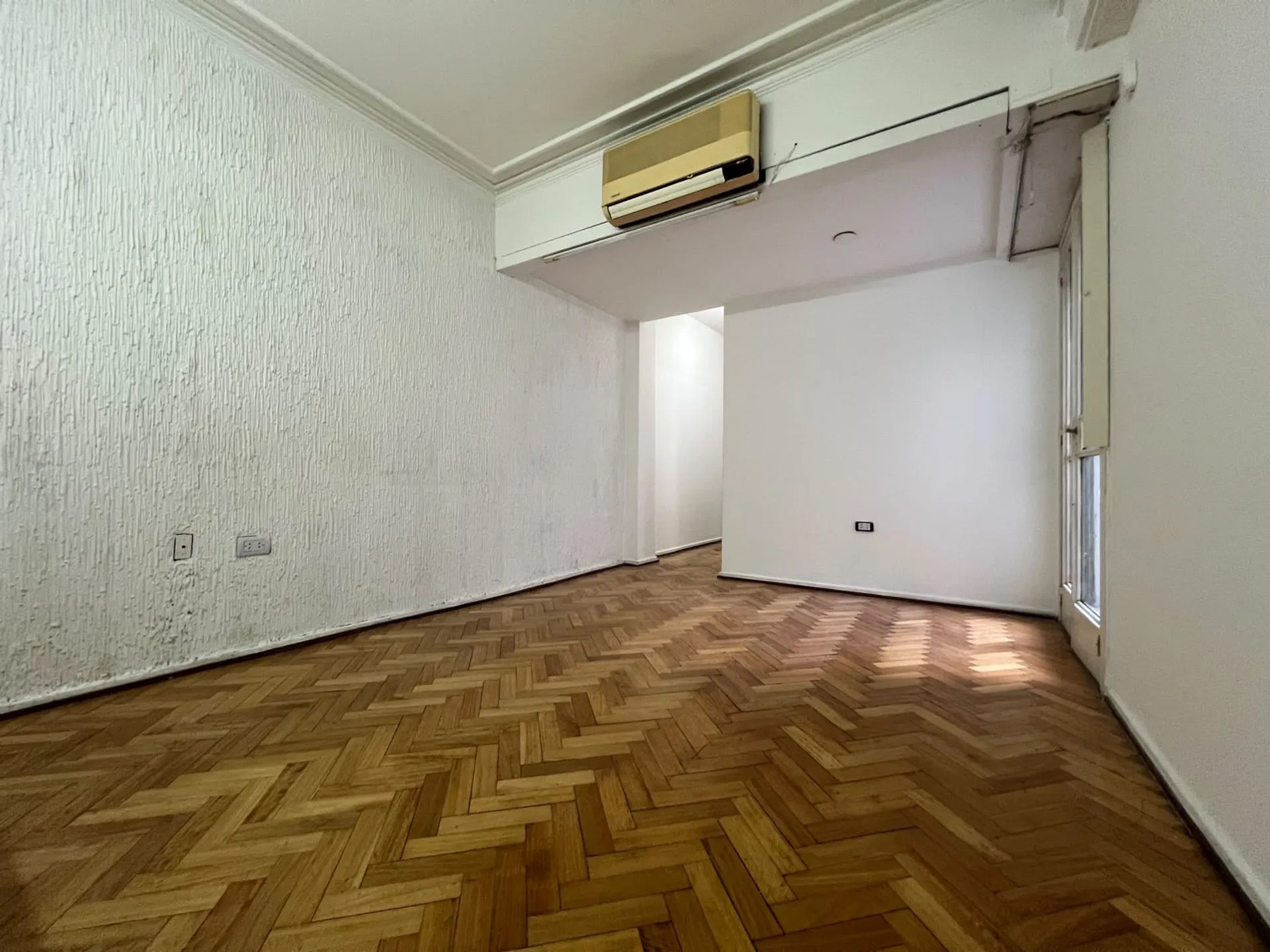 VENTA 3 AMBIENTE AV. CORRIENTES AL 4500 - ALMAGRO. foto 3
