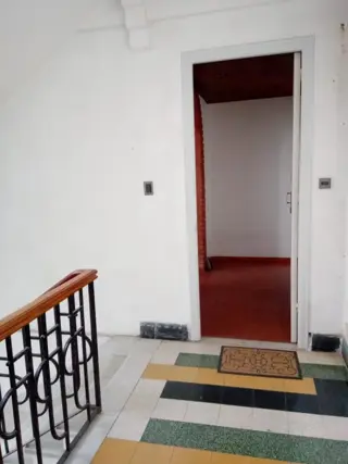 3 AMBIENTES FRENTE 1° PISO X ESCALERA 68 MTS foto 4
