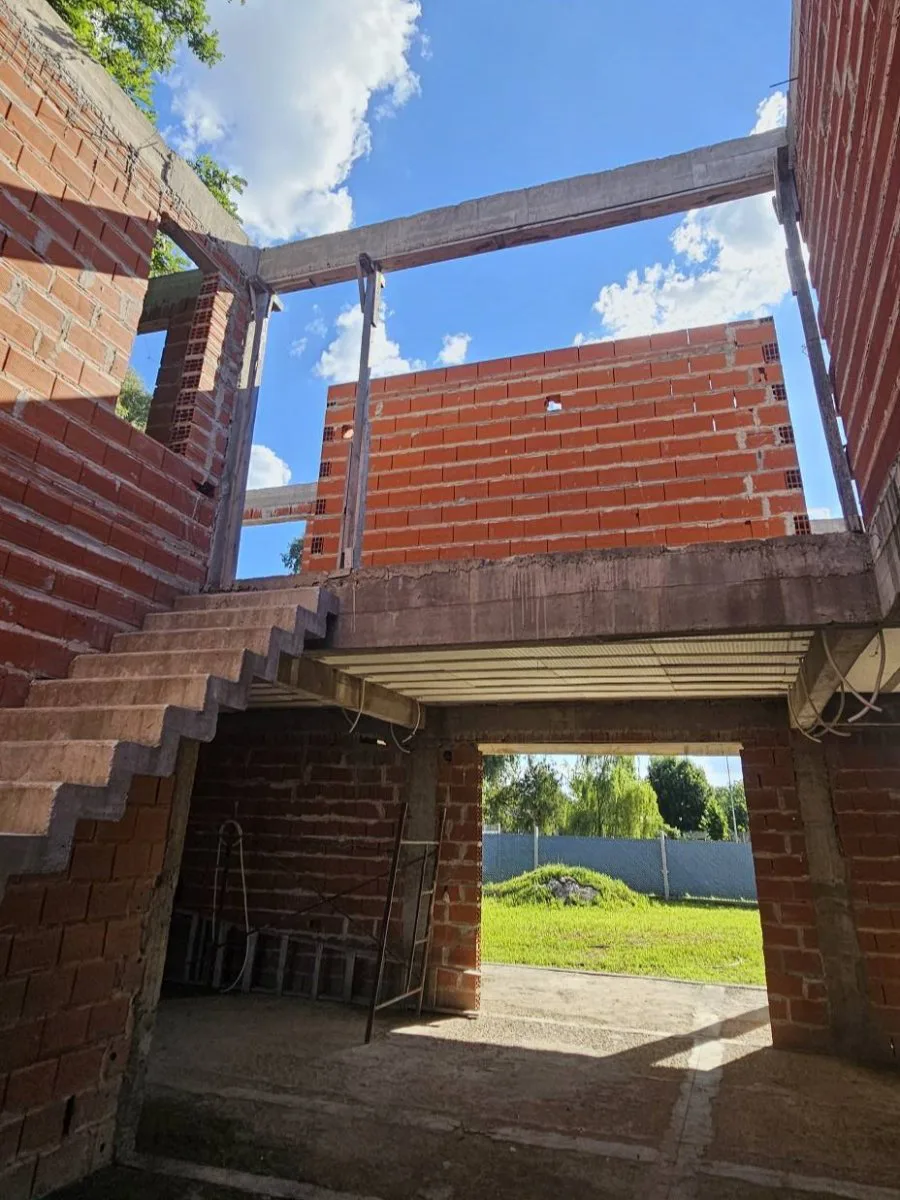 Oportunidad de Casa en Obra Avanzada con Financiación en Altos de Valle Verde Luján en Venta foto 2