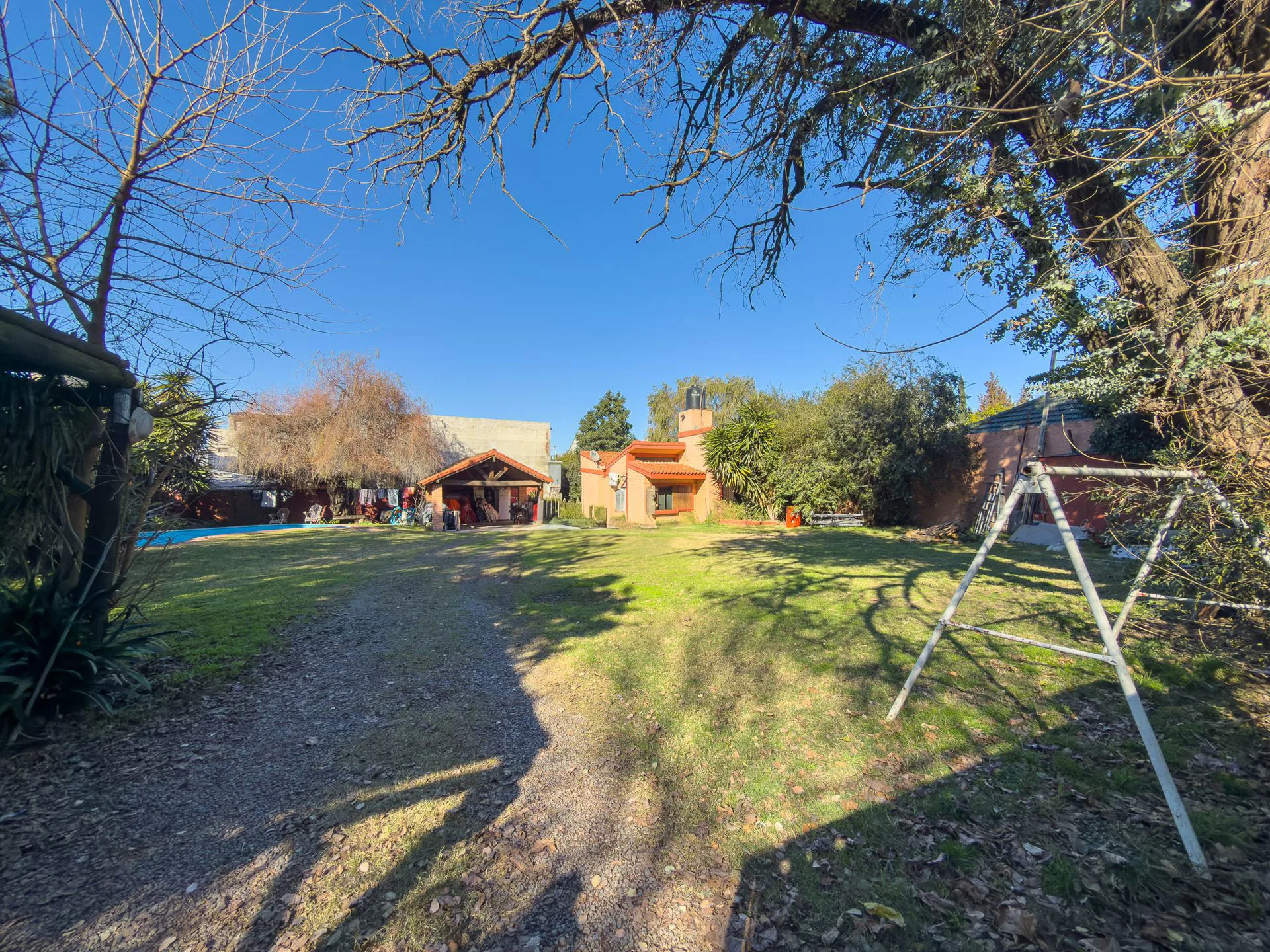 CASA QUINTA  -  LOTE DE 928 M² CON PILETA foto 5
