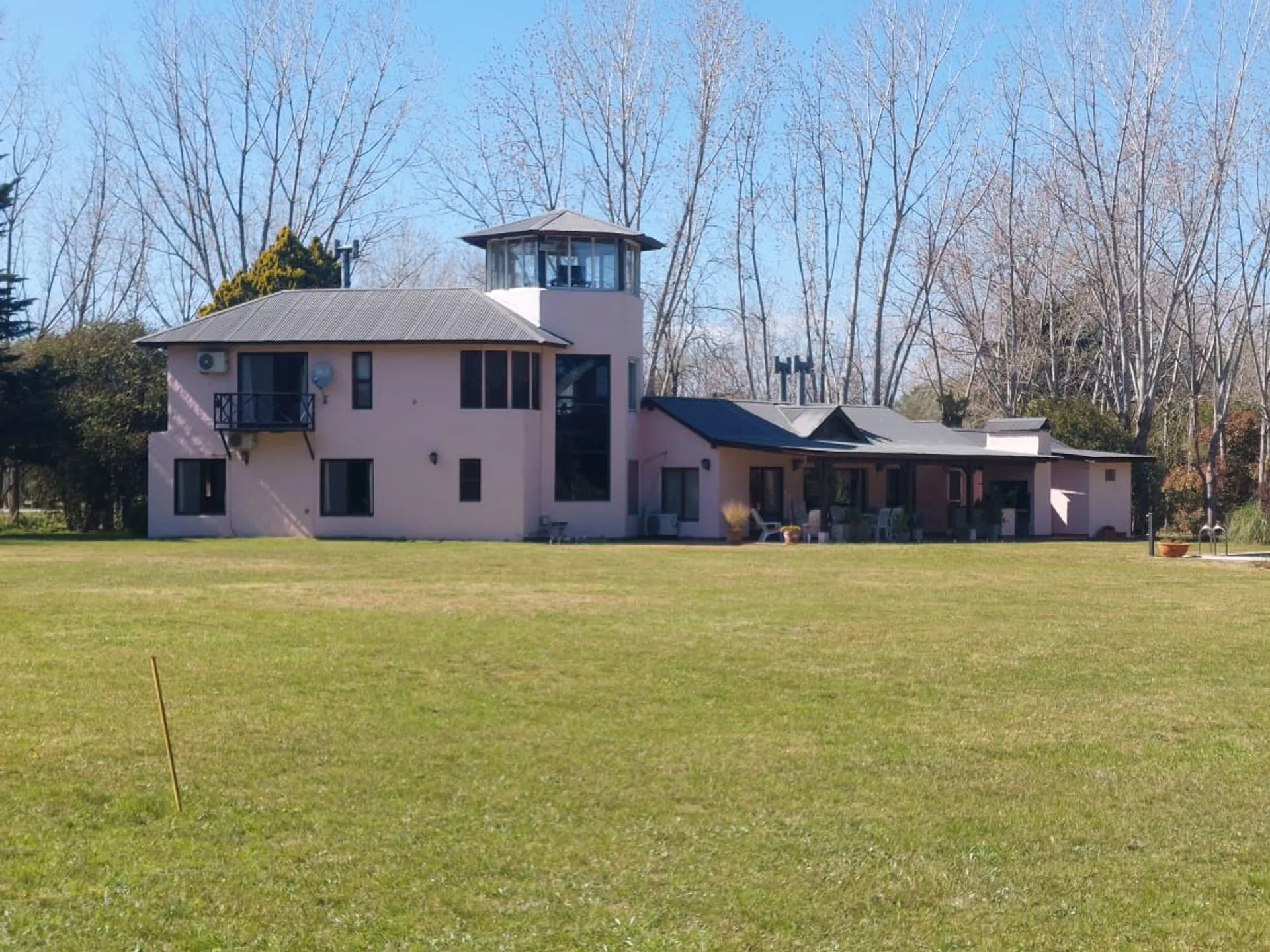 Venta de Hermosa casa en Chacras al Rio Lujan foto 4