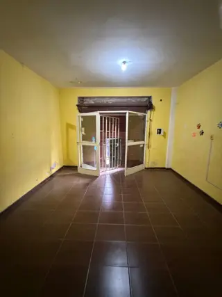 Alquiler local comercial Isidro Casanova foto 3