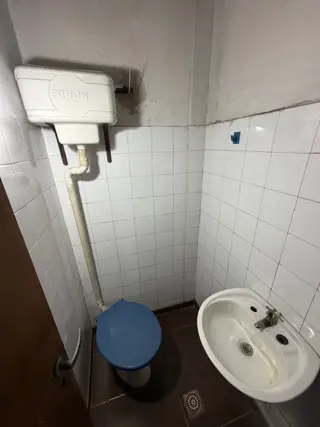 Alquiler local comercial Isidro Casanova foto 4