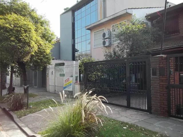 Olivos Unicenter,"IDEAL OFICINAS"  zona ideal por accesos rapidos a CABA, en zona de oficinas para todo destino, frente al A.C.A., duplexo oficinas, y