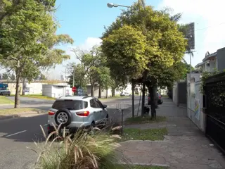 Olivos Unicenter,"IDEAL OFICINAS"  zona ideal por accesos rapidos a CABA, en zona de oficinas para todo destino, frente al A.C.A., duplexo oficinas, y foto 2