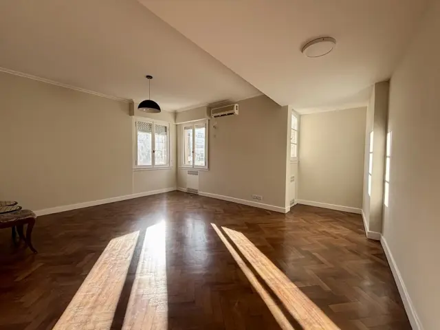 Excelente semipiso 4 ambientes, muy luminoso.Totalmente reciclado, SAN NICOLÁS