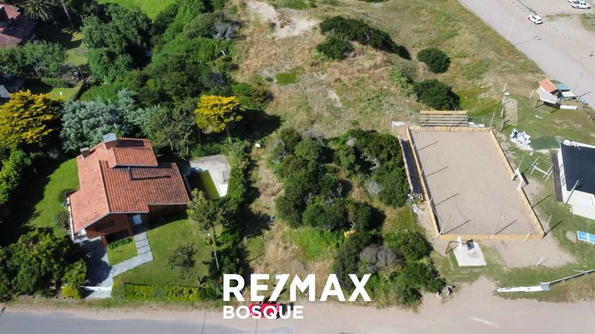 LOTE VENTA PINAMAR A METROS DEL MAR foto 2