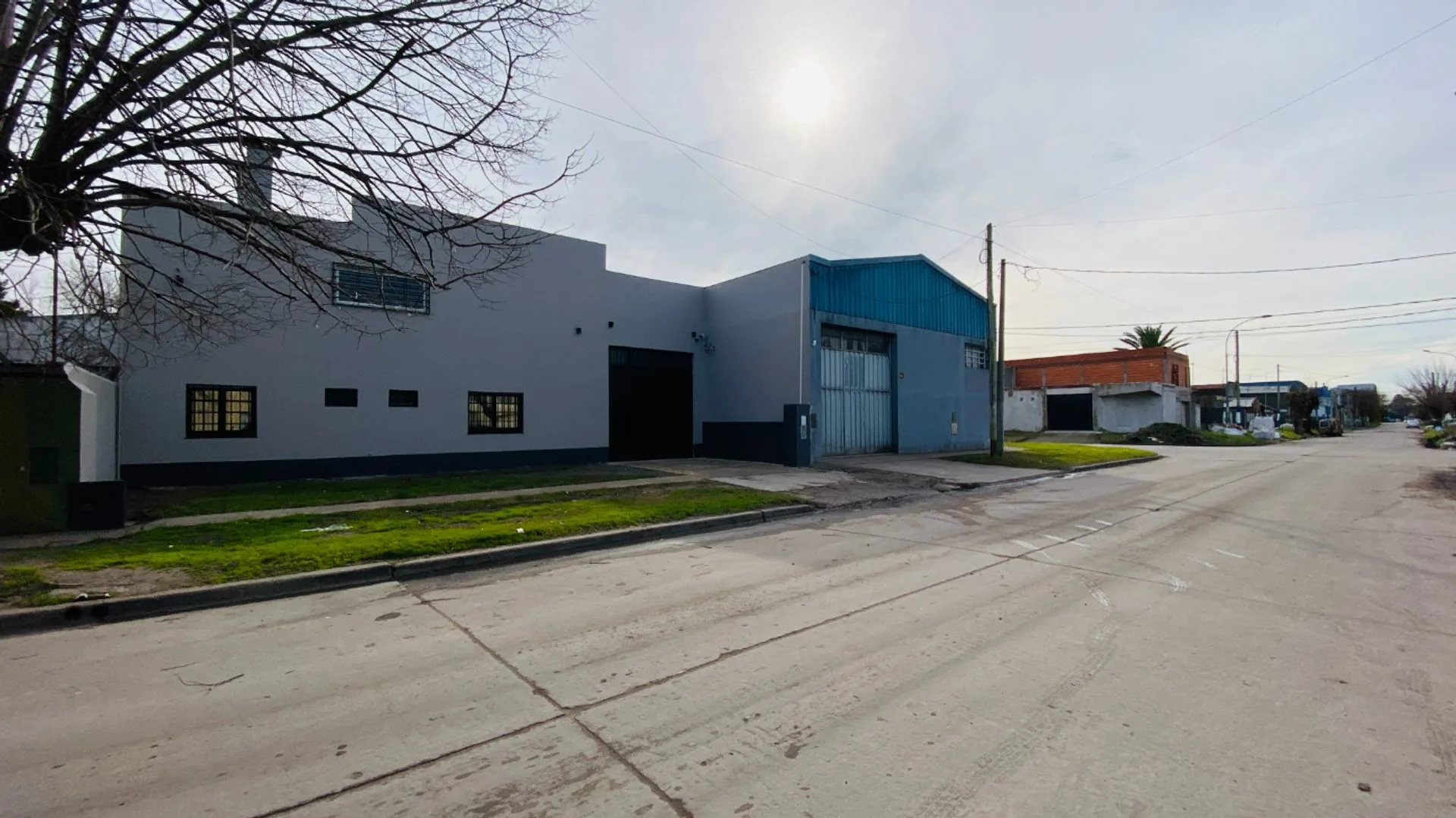 Galpón en alquiler | Más de 500 m² | impecable foto 2