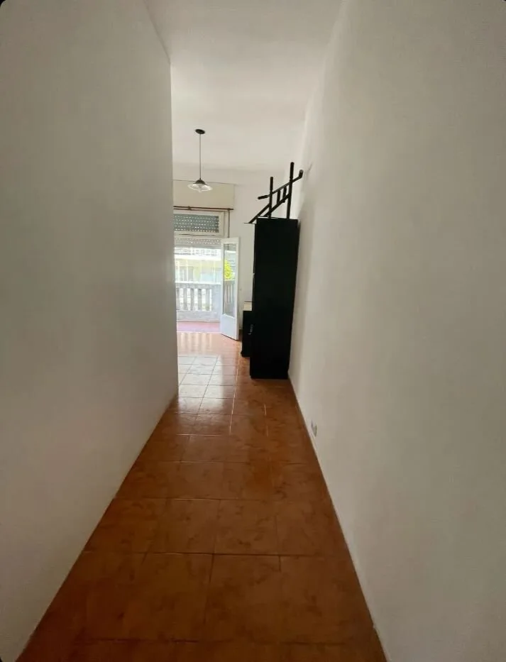 Oportunidad! Se vende un departamento de 2 ambientes al frente con balcón - Balvanera foto 5