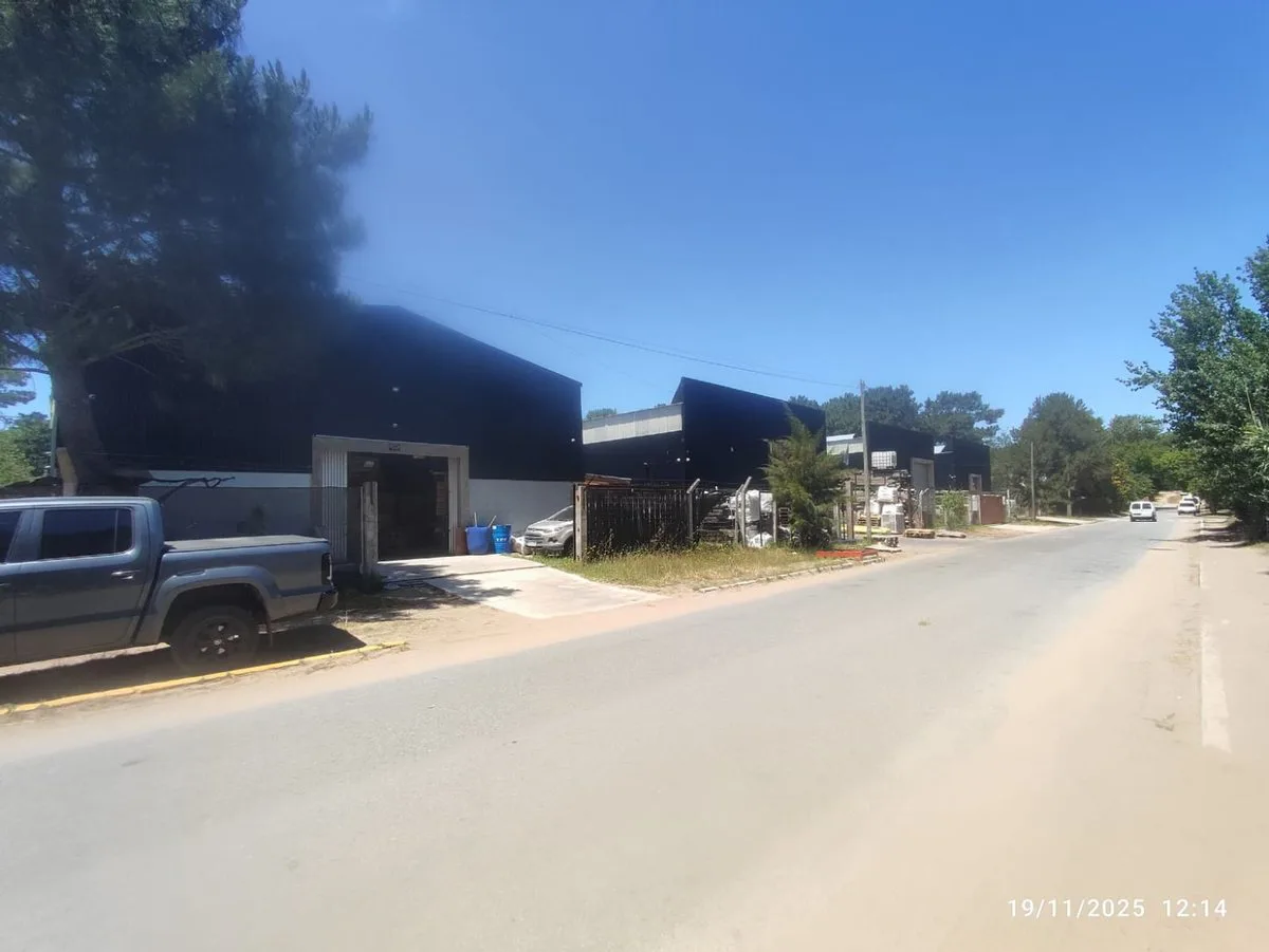 Venta Galpon industrial 200mt2 Ostende Pinamar foto 2