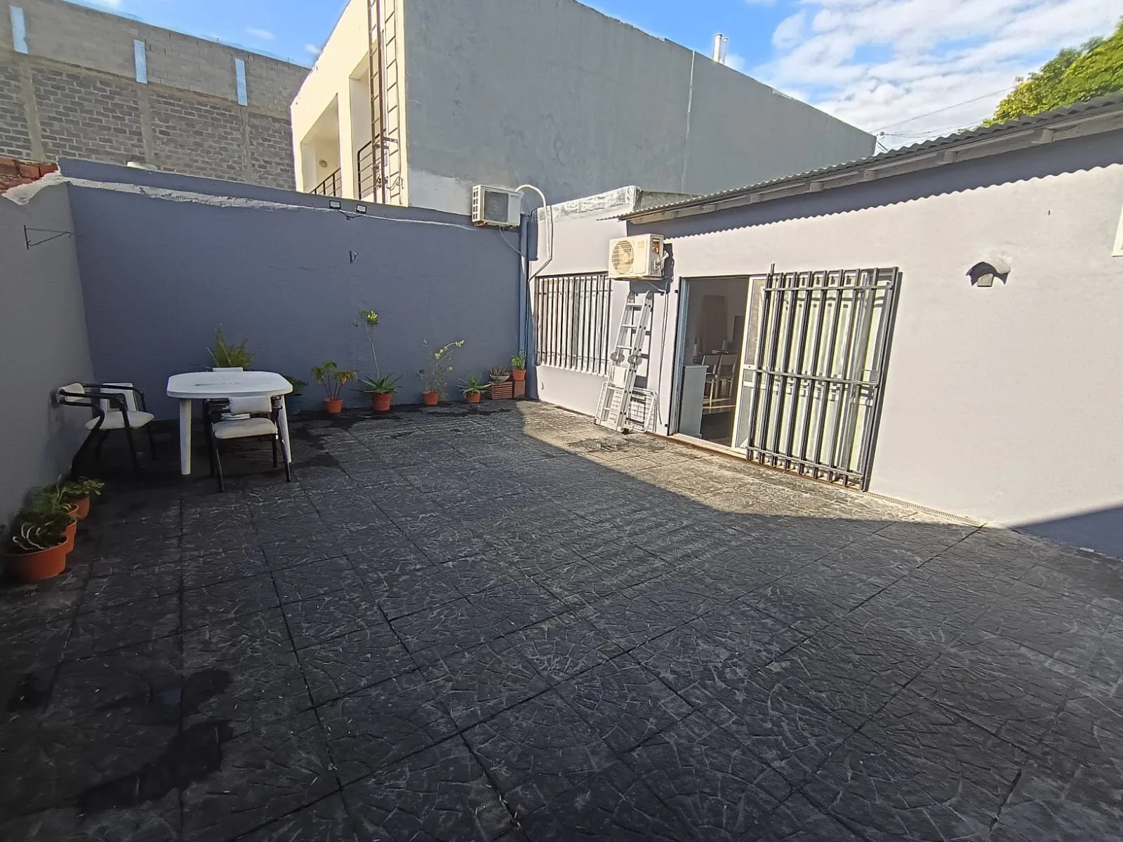 CASA EN LOTE PROPIO DE TRES AMBIENTES CON PATIO, Ferre 6400 - Villa Lugano foto 4