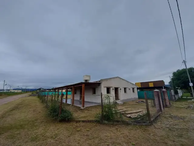 VENDO CASA EN MOLLAR 2   A  ESTRENAR