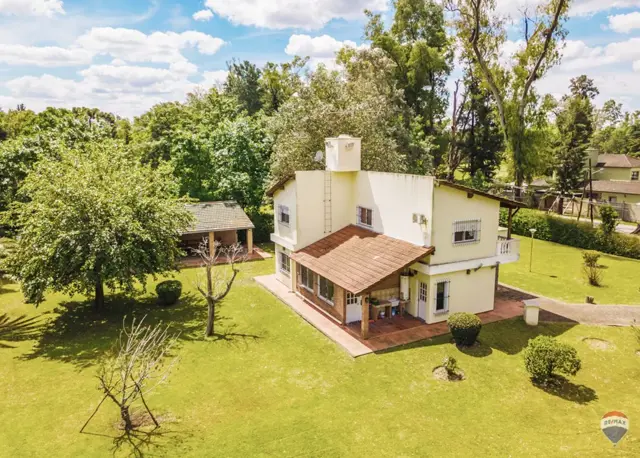 CASA EN VENTA SOBRE GRAN LOTE - LA LONJA - PILAR