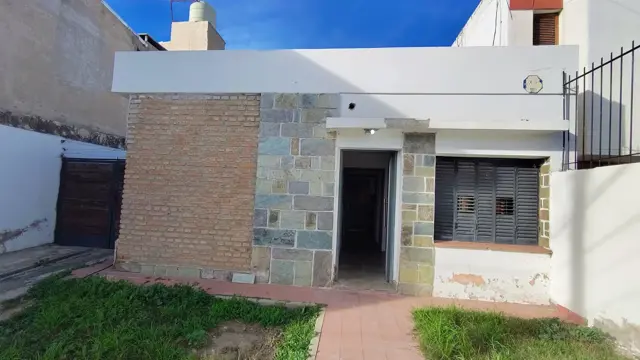 VENTA CASA. 2DORMITORIOS CENTRO