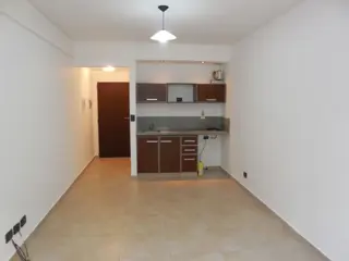 APTO CREDITO EXCELENTE DEPTO 1 AMBIENTE EN PLANTA BAJA PUEYRREDON 250 foto 2