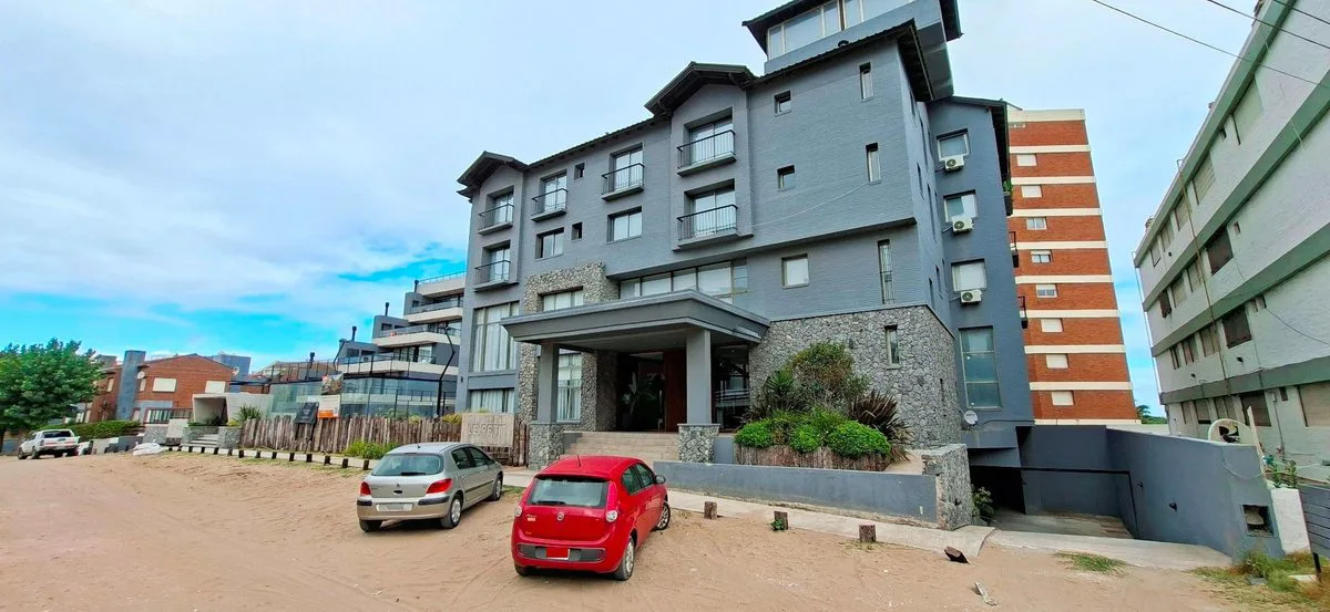 Departamento en Venta Pinamar Vista al Mar Cochera foto 3