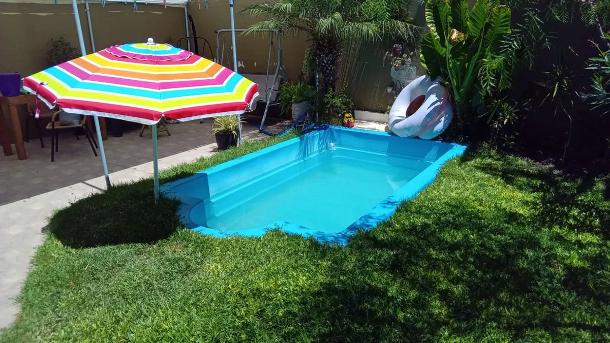 VENTA CASA EN PILAR CENTRO PARQUE Y PILETA foto 3