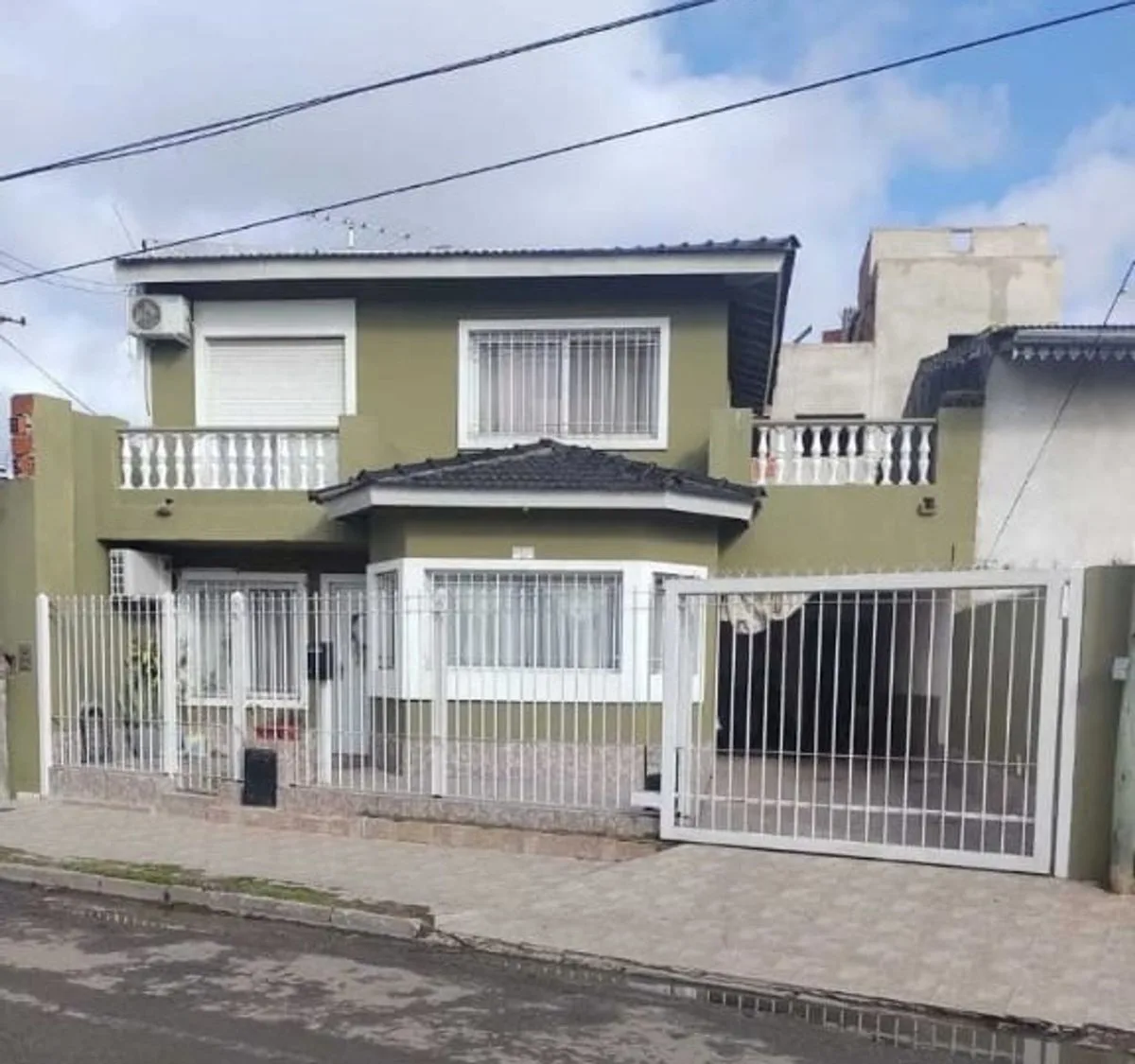 VENTA CASA EN PILAR CENTRO PARQUE Y PILETA foto 4