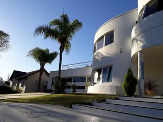 ALQUILER EXCLUSIVA CASA DE 3 DORMITORIOS LOS CIELOS VALLE ESCONDIDO foto 1