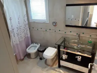 ALQUILER EXCLUSIVA CASA DE 3 DORMITORIOS LOS CIELOS VALLE ESCONDIDO foto 2