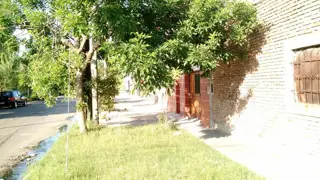 AMPLIO LOTE EN ESQUINA 170 M2 APROVECHABLES A DOS CUADRAS DE AVENIDA PRINCIPAL. foto 1