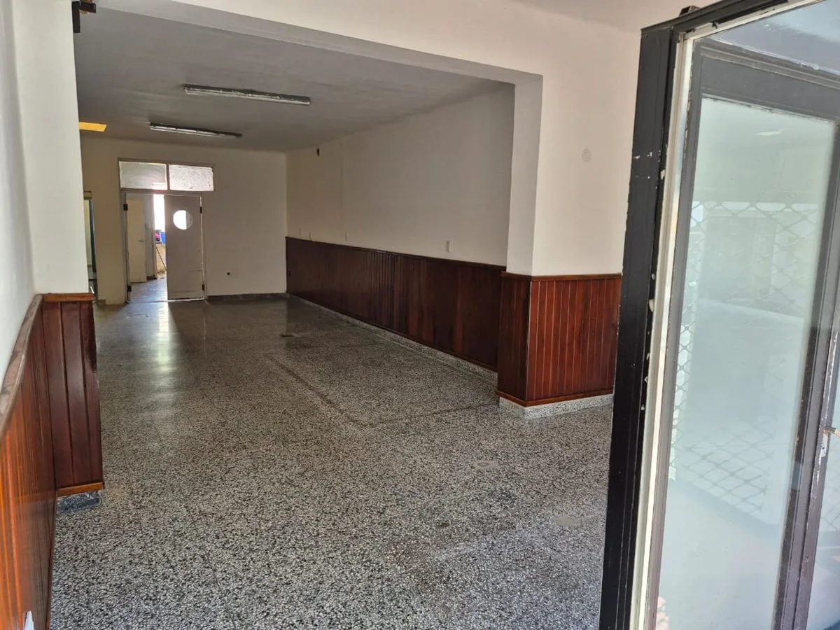 ALQUILER LOCAL COMERCIAL CALLE ALVARADO AL 200 foto 3