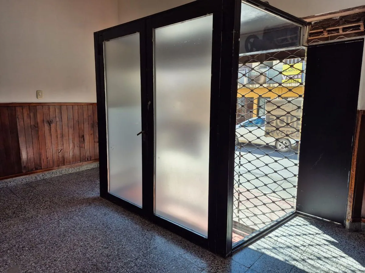 ALQUILER LOCAL COMERCIAL CALLE ALVARADO AL 200 foto 5