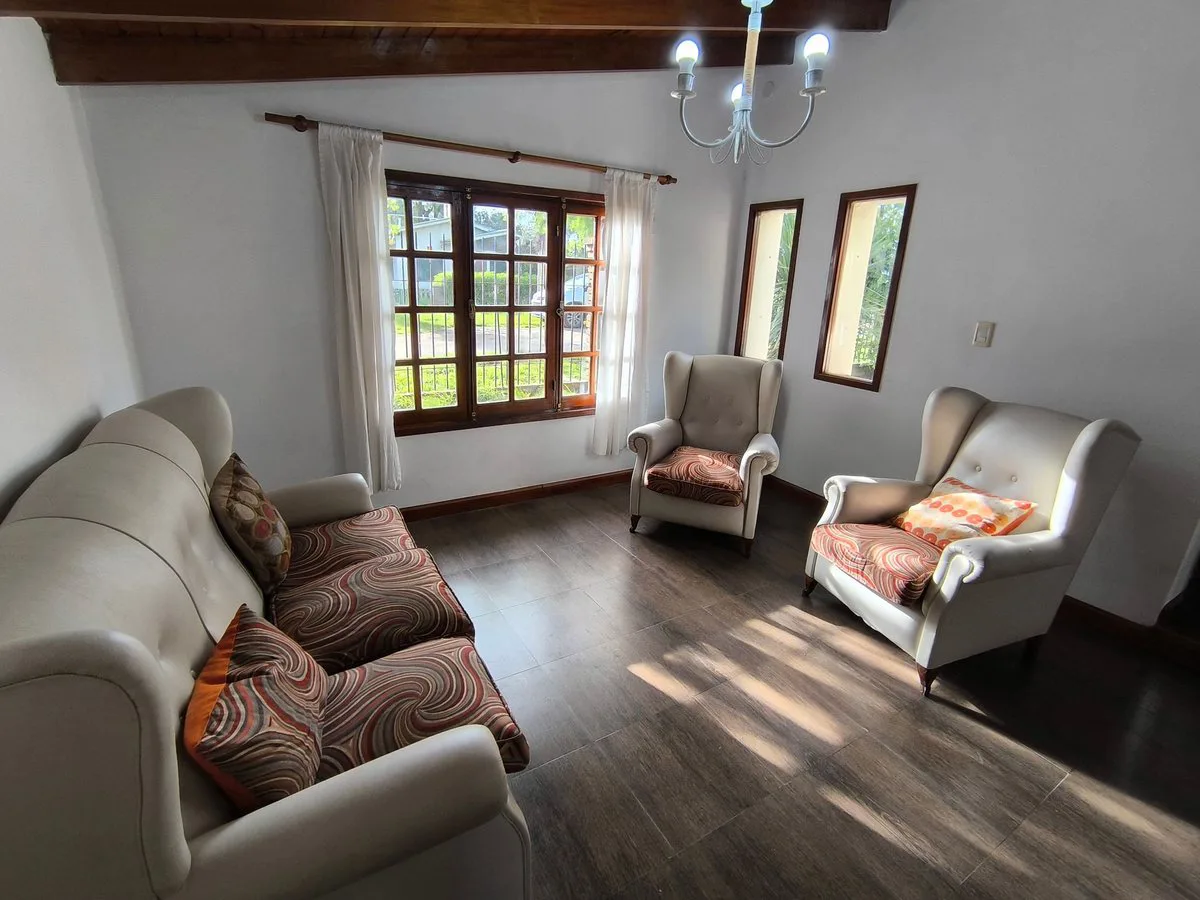 Venta Casa 3 ambientes c/pileta barrio Parque foto 4