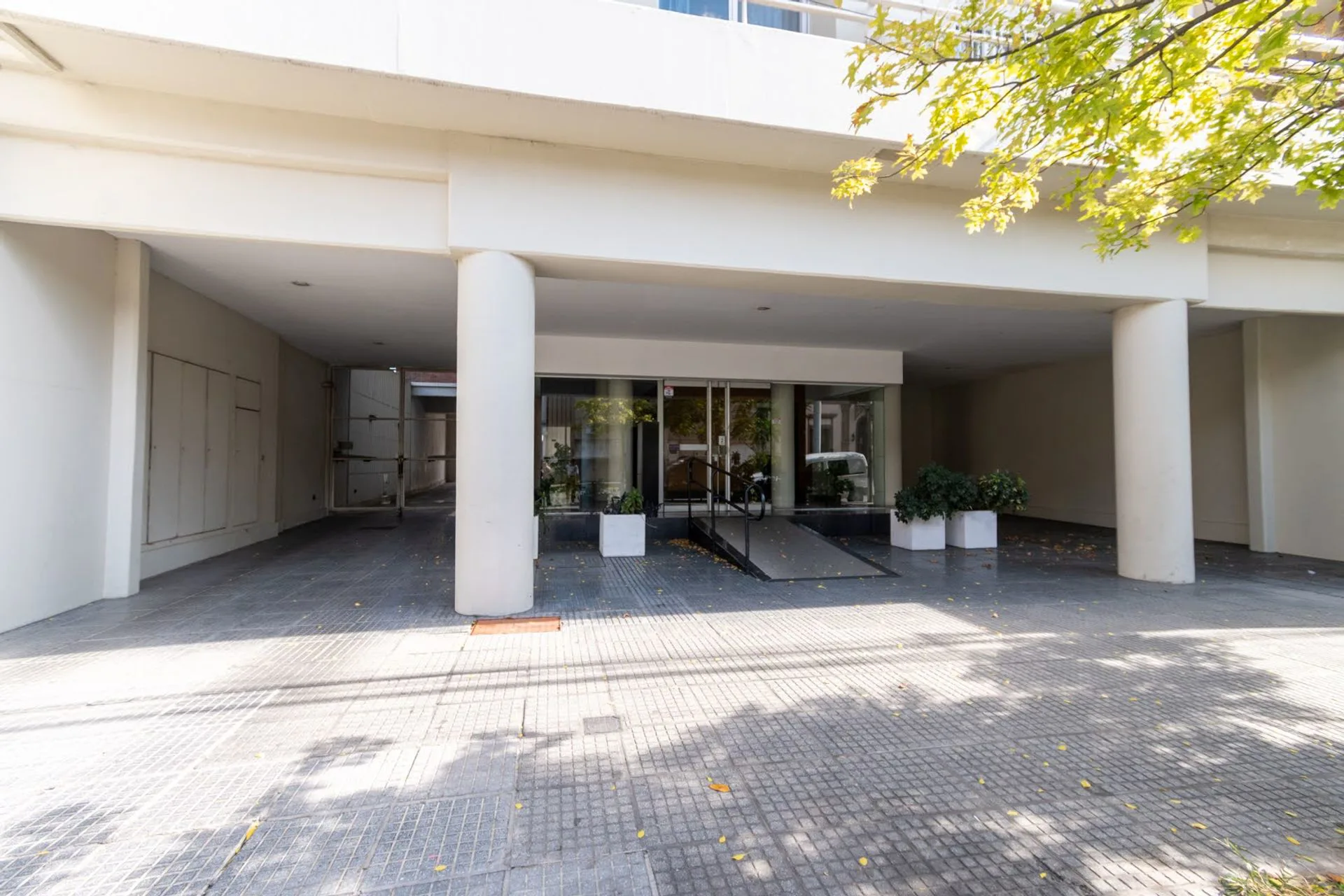 ALQUILER – HERMOSO DEPARTAMENTO PILAY EN EL CENTRO foto 2