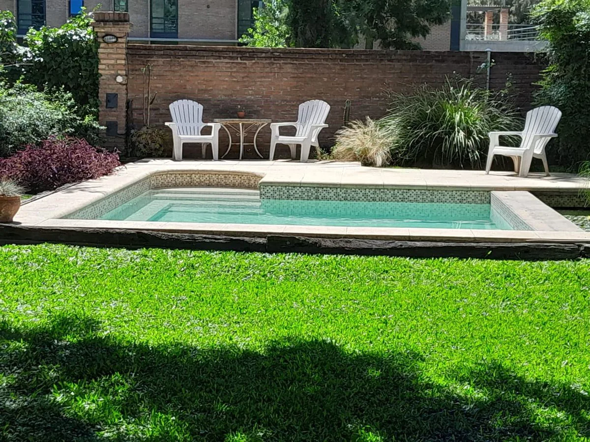 Venta casa Funes con pileta y dos plantas foto 3