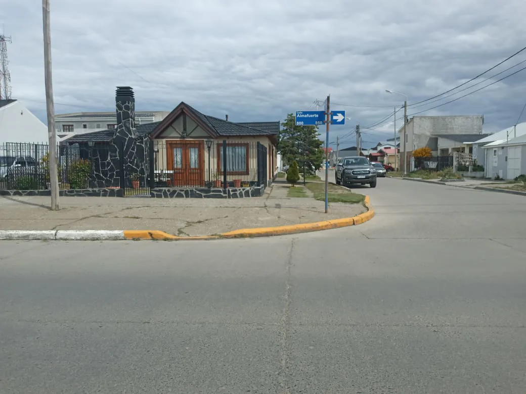 ALQUILER – CASA – CENTRO foto 2